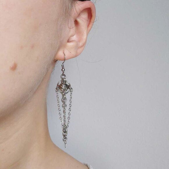 Gothic long dangly pointy spike silver earrings - Picture 3 of 8